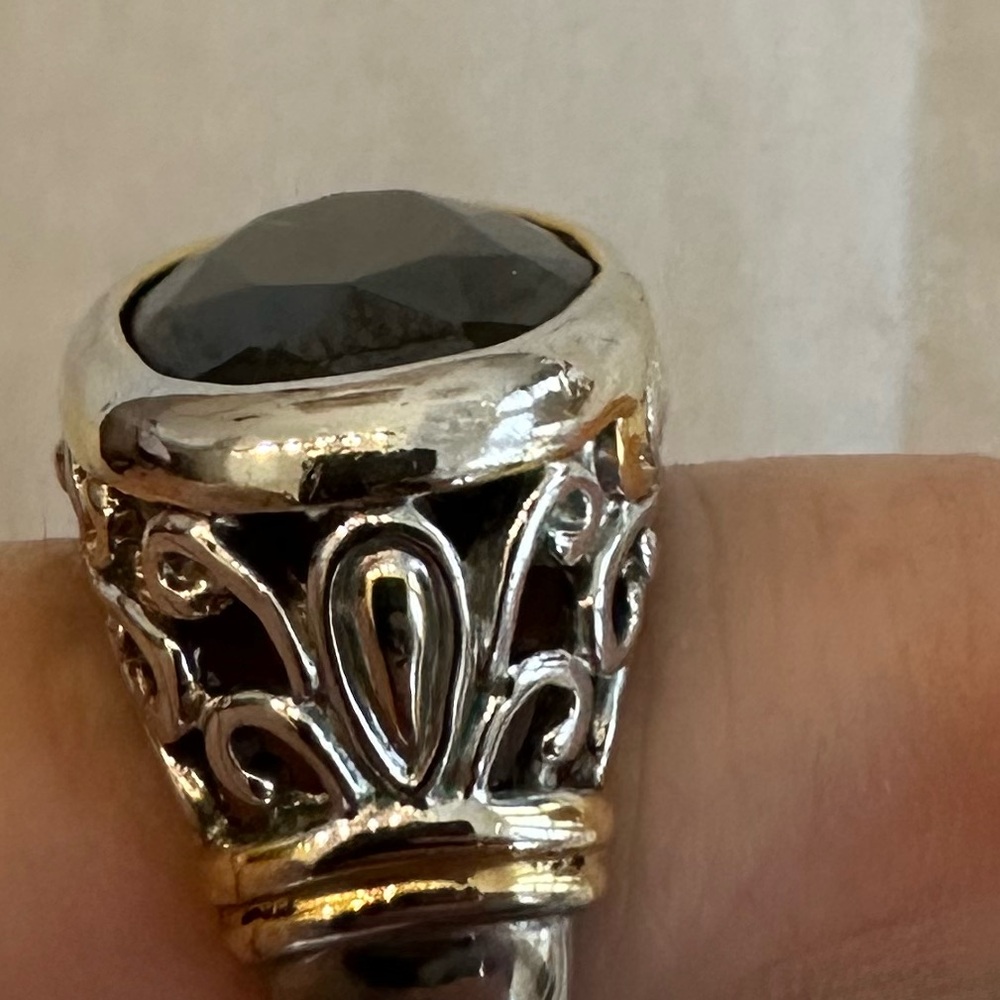 Elegant‎ Silver and Gold Women's Ring Costume Jewelry - Picture 3 of 6